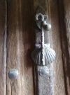 Granon albergue door knocker.webp