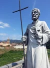 Statue on bridge near Lucca.webp