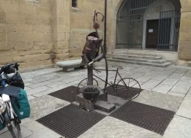 1, Santo Domingo de la Calzada, bicigrino monument.webp