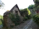 036-11 The road to Chapelle St. Roche in Conques.webp