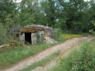 045-04 A cazelle (shepherds shelter) near Varaire.webp