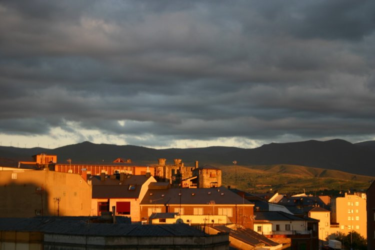 1360-evening (Ponferrada, 13.06.2011).jpg