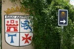 0894-coat of arms in San Anton (Rabe de las Calzados-Castrojeriz, 01.06.2011).webp