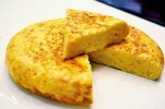 tortilla-de-patata-con-cebolla.webp