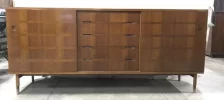 credenza.jpg