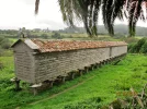 Horreo at San Martiño de Ozón 2015.webp