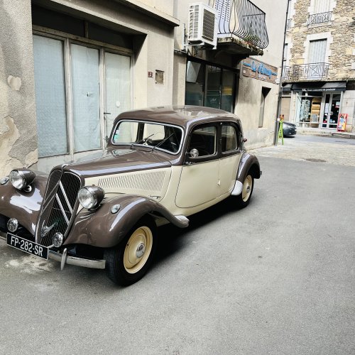 Vintage Car in Espuiac