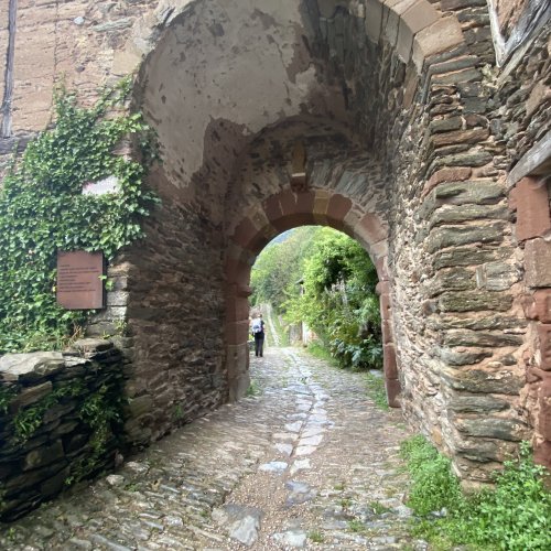 Leaving Conques