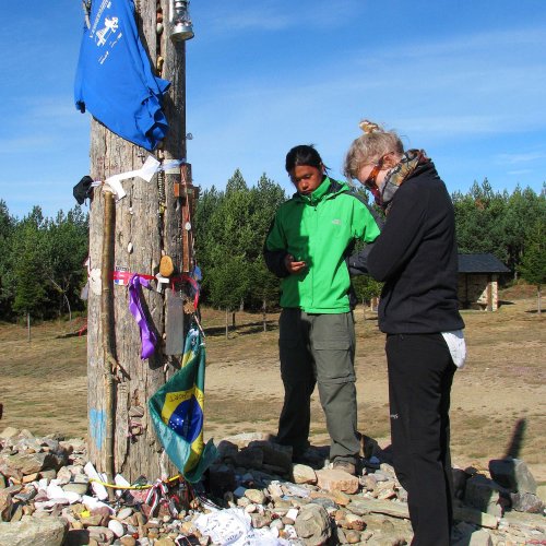 The moment of prayer at Cruz de Ferro