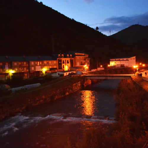 Villafranca del Bierzo - the Rio Burbia at night