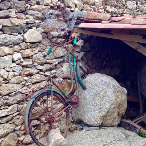Arzua abandoned bicycle - maybe it's Saint Mike II's  ??