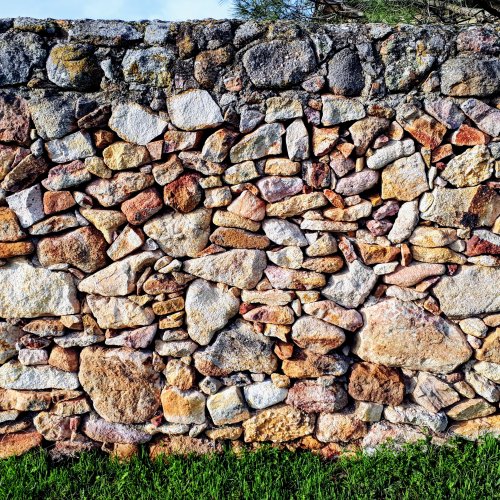 VdlP: Newly cleaned stone wall